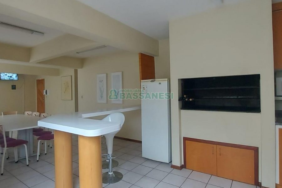 Apartamento com 65m², 2 dormitórios, 1 vaga, no bairro Pio X em Caxias do Sul para Alugar