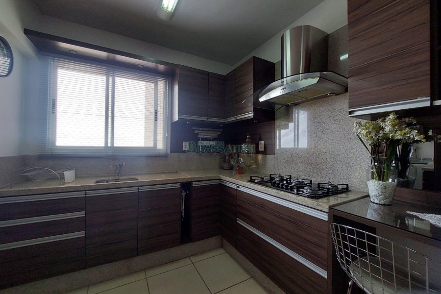 Apto Mobiliado com 101m², 3 dormitórios, 2 vagas, no bairro Universitário em Caxias do Sul para Alugar