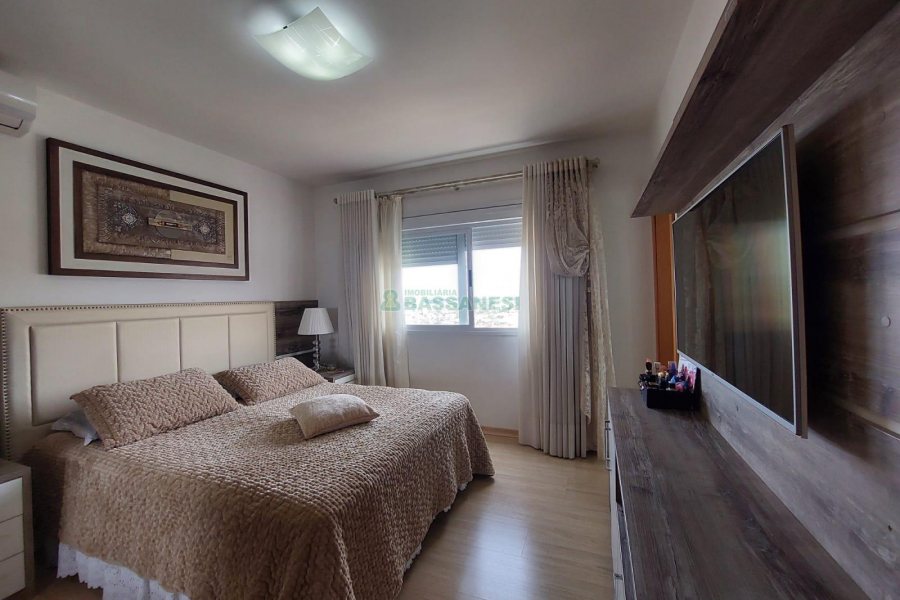 Apto Mobiliado com 101m², 3 dormitórios, 2 vagas, no bairro Universitário em Caxias do Sul para Alugar