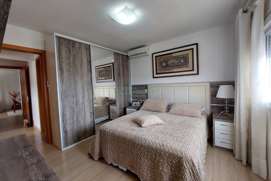 Apto Mobiliado com 101m², 3 dormitórios, 2 vagas, no bairro Universitário em Caxias do Sul para Alugar
