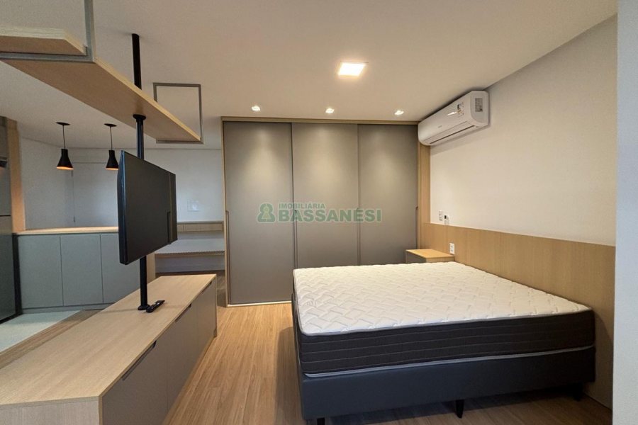 Apto Mobiliado com 42m², 1 dormitório, 1 vaga, no bairro São Pelegrino em Caxias do Sul para Alugar