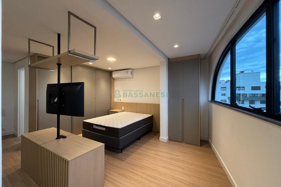 Apto Mobiliado com 42m², 1 dormitório, 1 vaga, no bairro São Pelegrino em Caxias do Sul para Alugar