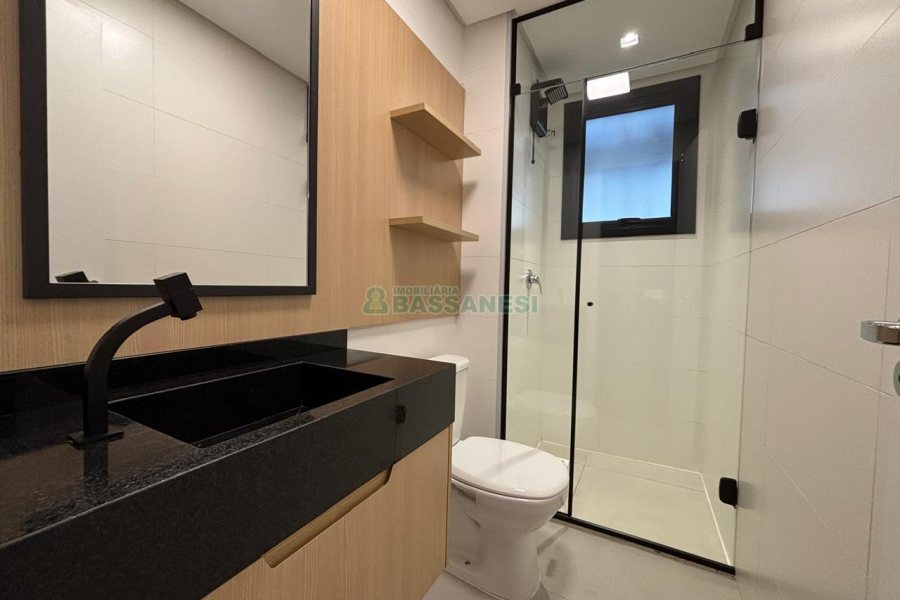 Apto Mobiliado com 42m², 1 dormitório, 1 vaga, no bairro São Pelegrino em Caxias do Sul para Alugar