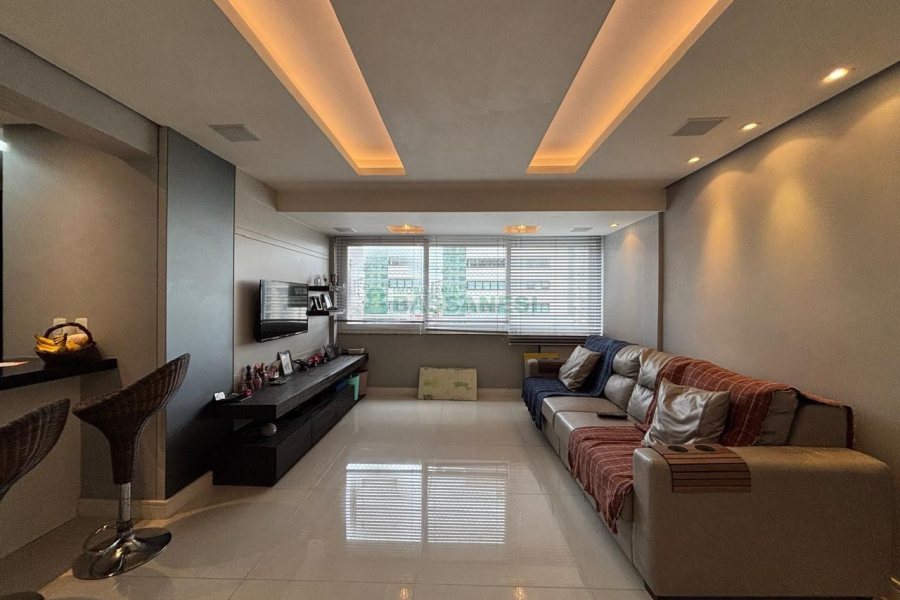 Apartamento com 97m², 3 dormitórios, 2 vagas, no bairro Centro em Caxias do Sul para Alugar