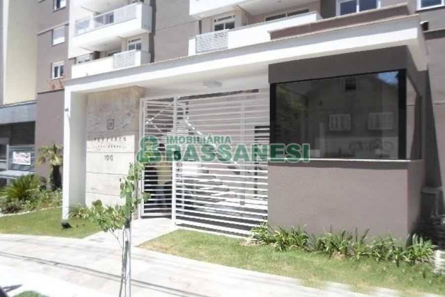 Apartamento com 97m², 3 dormitórios, 2 vagas, no bairro Centro em Caxias do Sul para Alugar