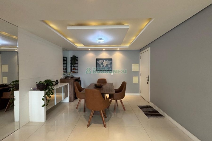 Apartamento com 97m², 3 dormitórios, 2 vagas, no bairro Centro em Caxias do Sul para Alugar