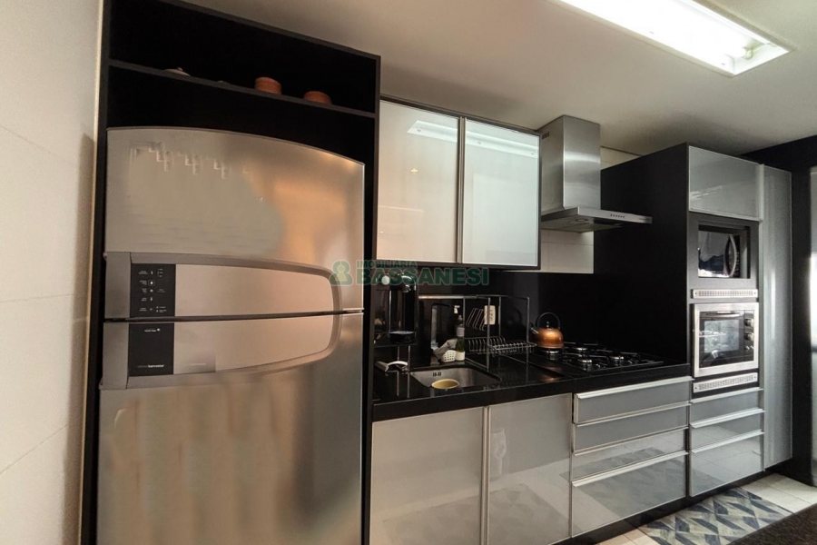 Apartamento com 97m², 3 dormitórios, 2 vagas, no bairro Centro em Caxias do Sul para Alugar