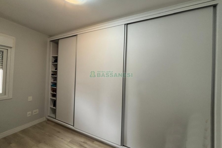 Apartamento com 97m², 3 dormitórios, 2 vagas, no bairro Centro em Caxias do Sul para Alugar