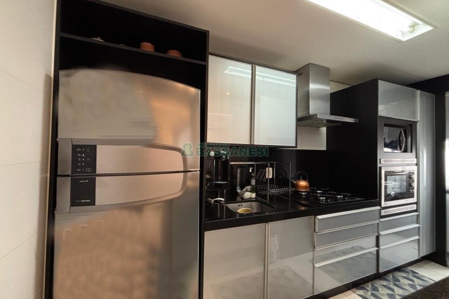 Apartamento com 97m², 3 dormitórios, 2 vagas, no bairro Centro em Caxias do Sul para Alugar