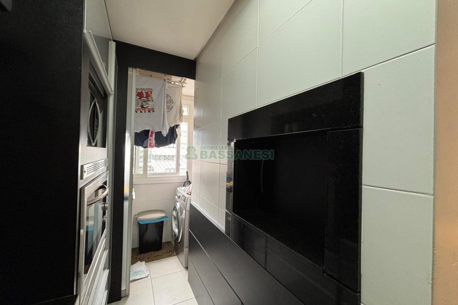 Apartamento com 97m², 3 dormitórios, 2 vagas, no bairro Centro em Caxias do Sul para Alugar