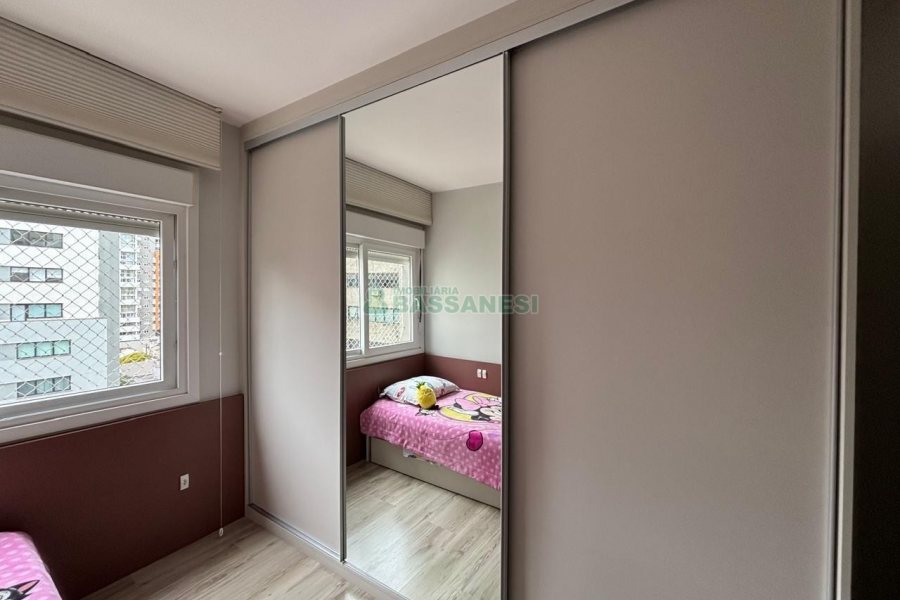 Apartamento com 97m², 3 dormitórios, 2 vagas, no bairro Centro em Caxias do Sul para Alugar