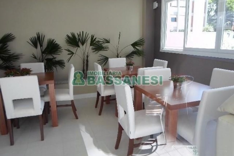 Apartamento com 97m², 3 dormitórios, 2 vagas, no bairro Centro em Caxias do Sul para Alugar