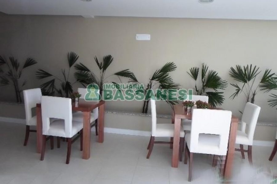 Apartamento com 97m², 3 dormitórios, 2 vagas, no bairro Centro em Caxias do Sul para Alugar
