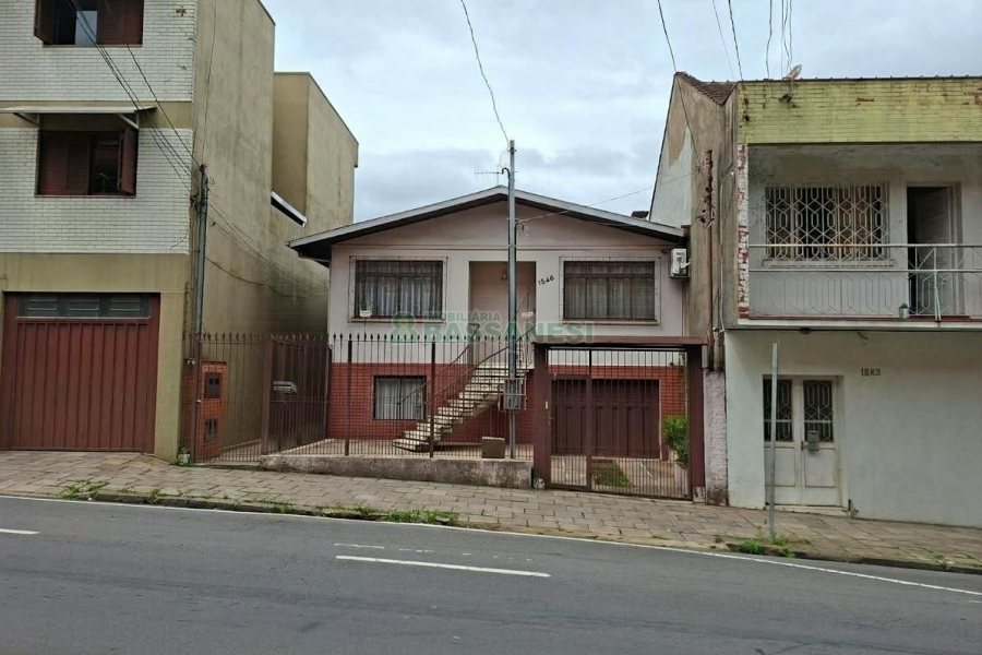 Casa com 148m², 3 dormitórios, 2 vagas, no bairro Cristo Redentor em Caxias do Sul para Alugar