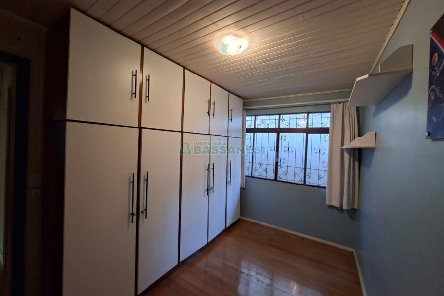 Casa com 148m², 3 dormitórios, 2 vagas, no bairro Cristo Redentor em Caxias do Sul para Alugar