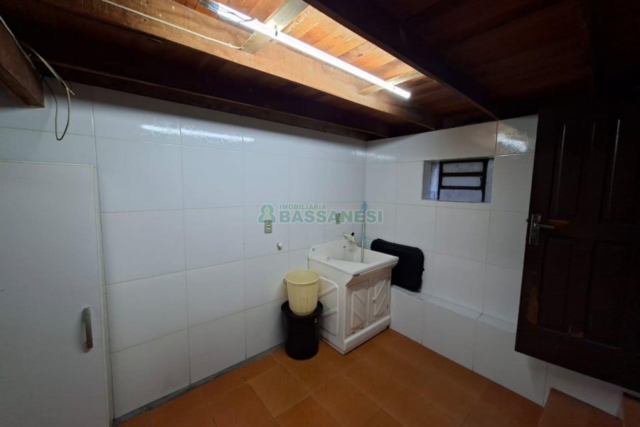 Casa com 148m², 3 dormitórios, 2 vagas, no bairro Cristo Redentor em Caxias do Sul para Alugar