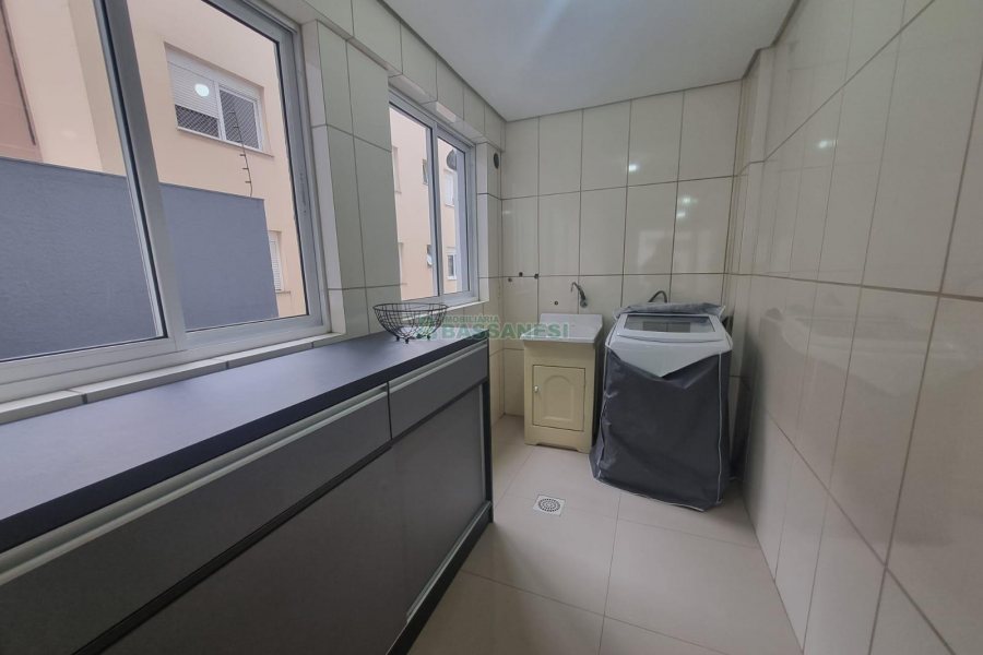 Apto Mobiliado com 62m², 1 dormitório, 1 vaga, no bairro Vinhedos em Caxias do Sul para Alugar