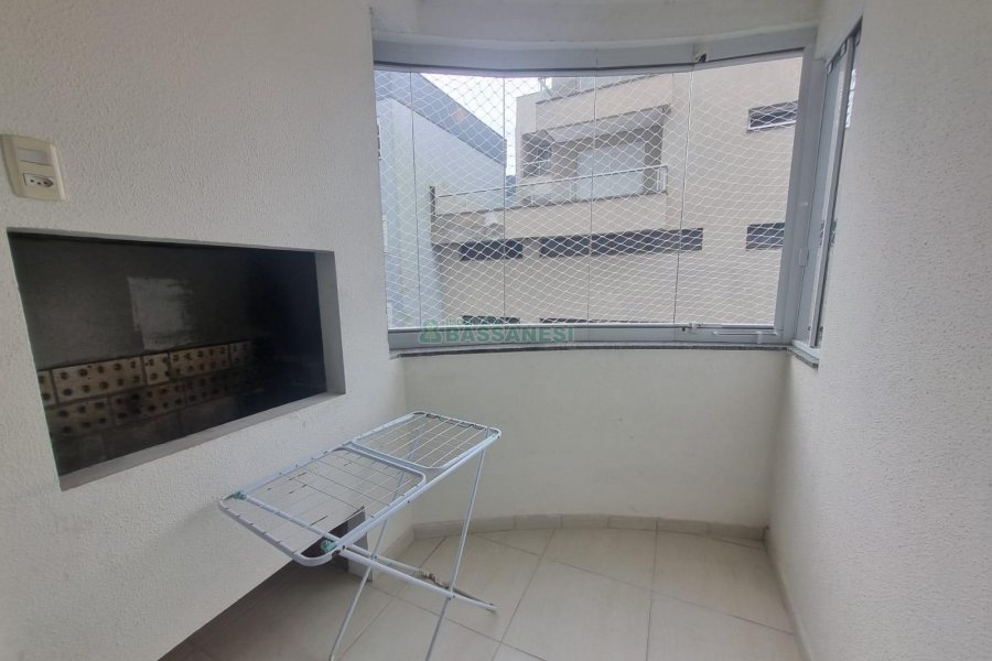Apto Mobiliado com 62m², 1 dormitório, 1 vaga, no bairro Vinhedos em Caxias do Sul para Alugar