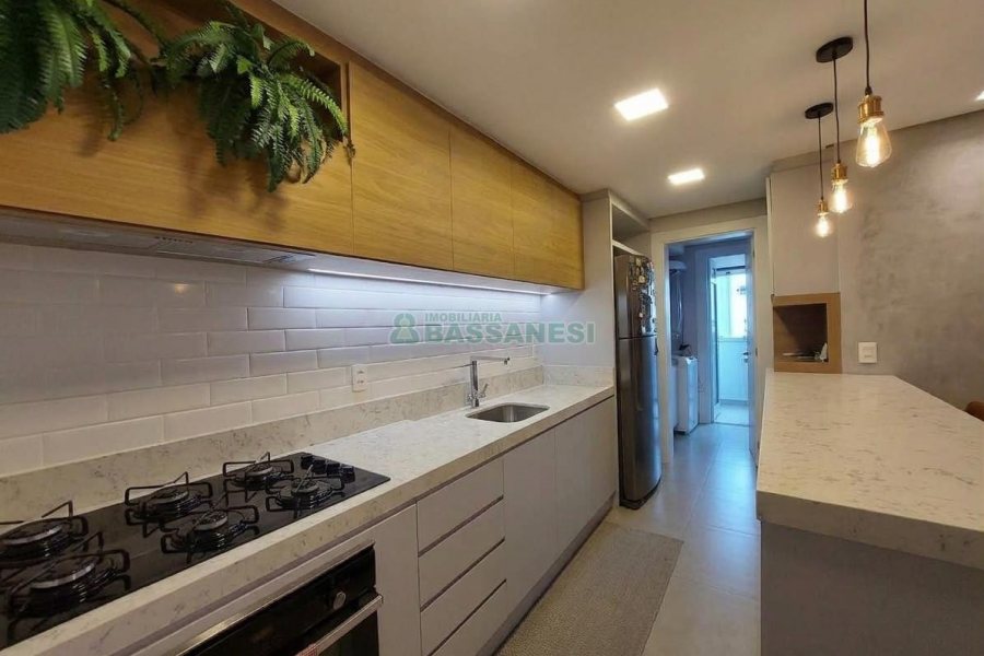 Apto Mobiliado com 86m², 2 dormitórios, 2 vagas, no bairro Panazzolo em Caxias do Sul para Alugar