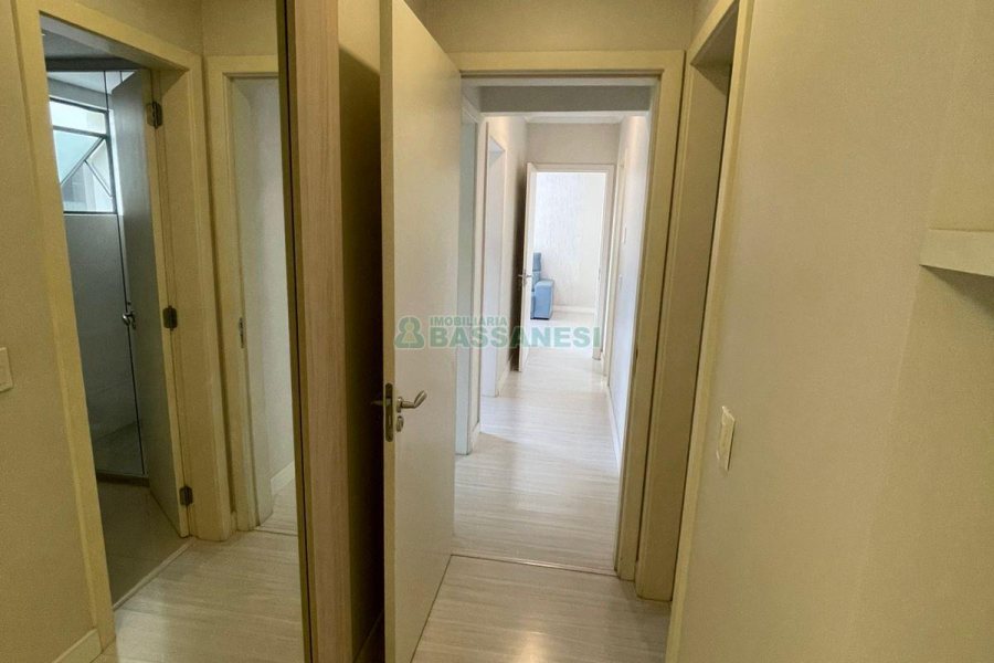 Apto Mobiliado com 99m², 2 dormitórios, 2 vagas, no bairro Pio X em Caxias do Sul para Alugar