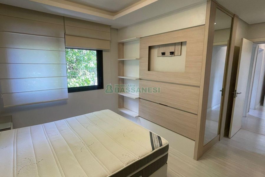 Apto Mobiliado com 99m², 2 dormitórios, 2 vagas, no bairro Pio X em Caxias do Sul para Alugar