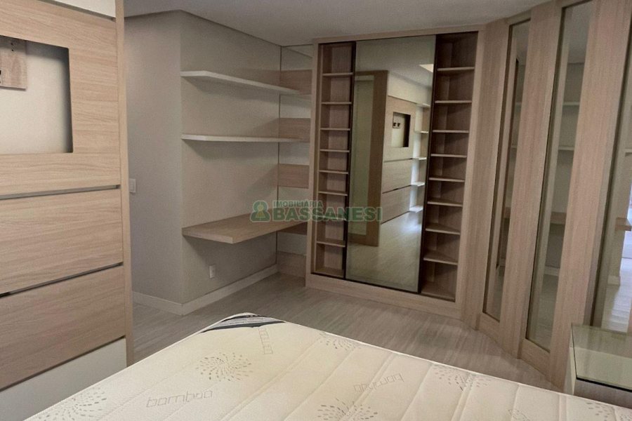 Apto Mobiliado com 99m², 2 dormitórios, 2 vagas, no bairro Pio X em Caxias do Sul para Alugar