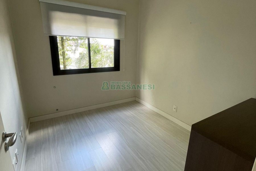 Apto Mobiliado com 99m², 2 dormitórios, 2 vagas, no bairro Pio X em Caxias do Sul para Alugar