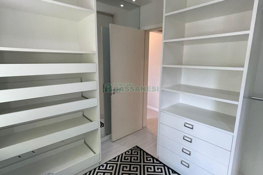 Apto Mobiliado com 99m², 2 dormitórios, 2 vagas, no bairro Pio X em Caxias do Sul para Alugar