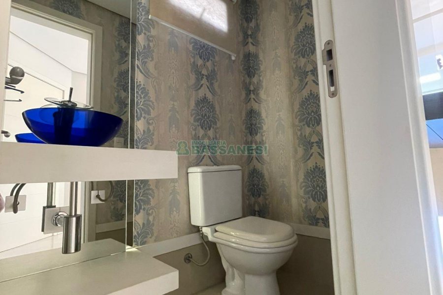 Apto Mobiliado com 99m², 2 dormitórios, 2 vagas, no bairro Pio X em Caxias do Sul para Alugar