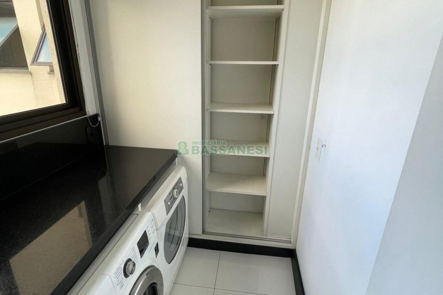 Apto Mobiliado com 99m², 2 dormitórios, 2 vagas, no bairro Pio X em Caxias do Sul para Alugar