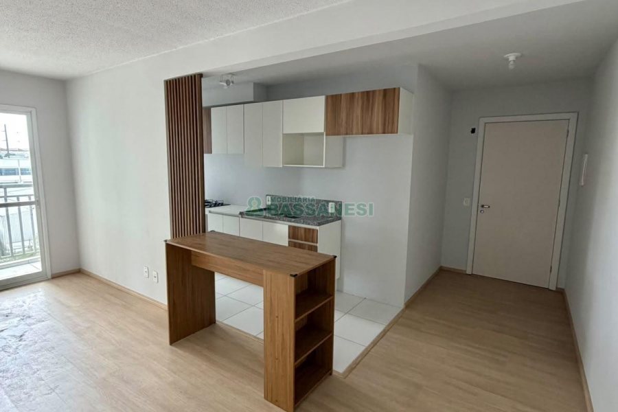 Apartamento com 58m², 2 dormitórios, 1 vaga, no bairro De Lazzer em Caxias do Sul para Alugar
