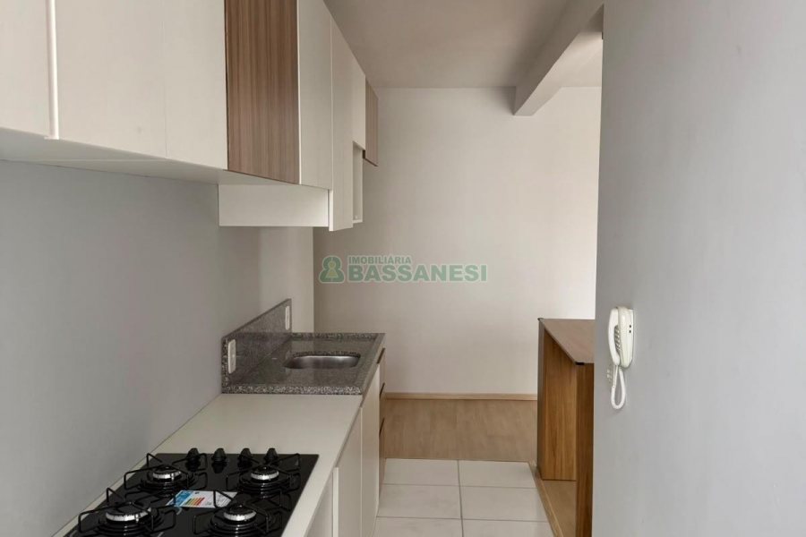 Apartamento com 58m², 2 dormitórios, 1 vaga, no bairro De Lazzer em Caxias do Sul para Alugar
