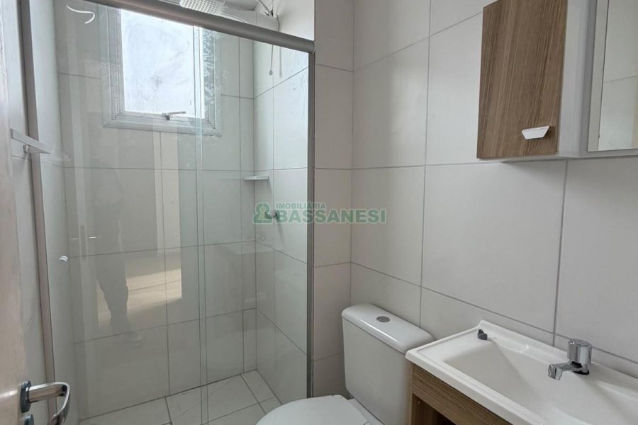 Apartamento com 58m², 2 dormitórios, 1 vaga, no bairro De Lazzer em Caxias do Sul para Alugar