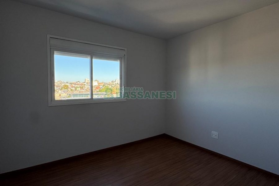 Apartamento com 66m², 2 dormitórios, 1 vaga, no bairro São Leopoldo em Caxias do Sul para Comprar