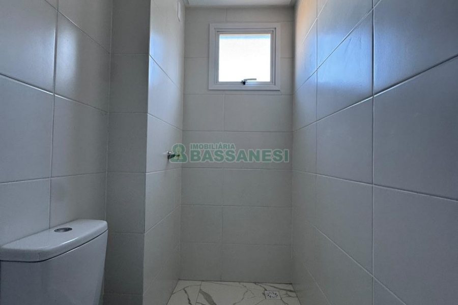 Apartamento com 66m², 2 dormitórios, 1 vaga, no bairro São Leopoldo em Caxias do Sul para Comprar