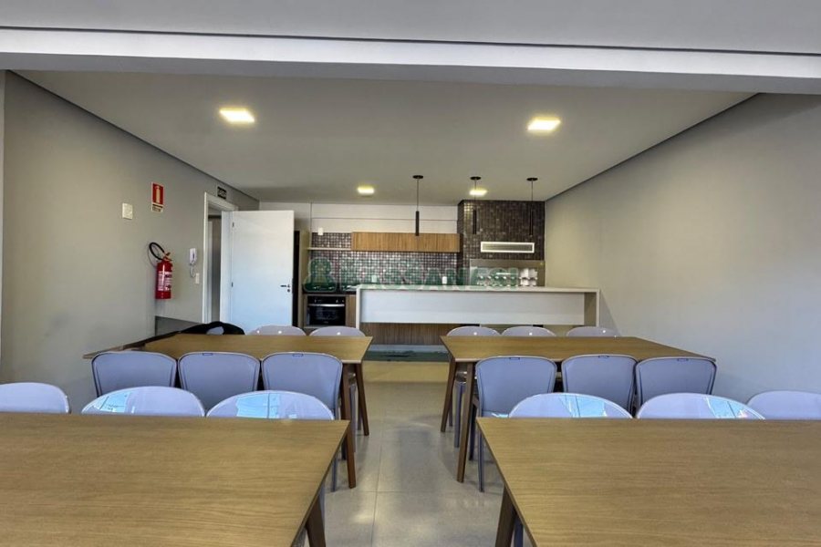 Apartamento com 66m², 2 dormitórios, 1 vaga, no bairro São Leopoldo em Caxias do Sul para Comprar