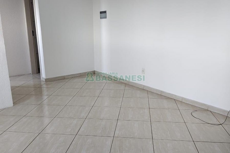 Apartamento com 42m², 1 dormitório, 1 vaga, no bairro Sagrada Família em Caxias do Sul para Alugar