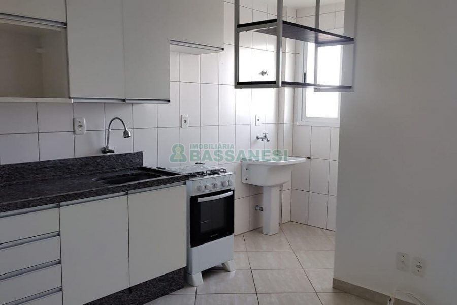 Apartamento com 42m², 1 dormitório, 1 vaga, no bairro Sagrada Família em Caxias do Sul para Alugar