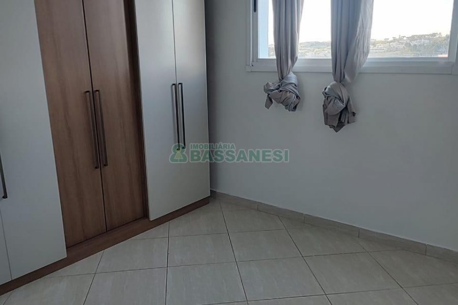 Apartamento com 42m², 1 dormitório, 1 vaga, no bairro Sagrada Família em Caxias do Sul para Alugar