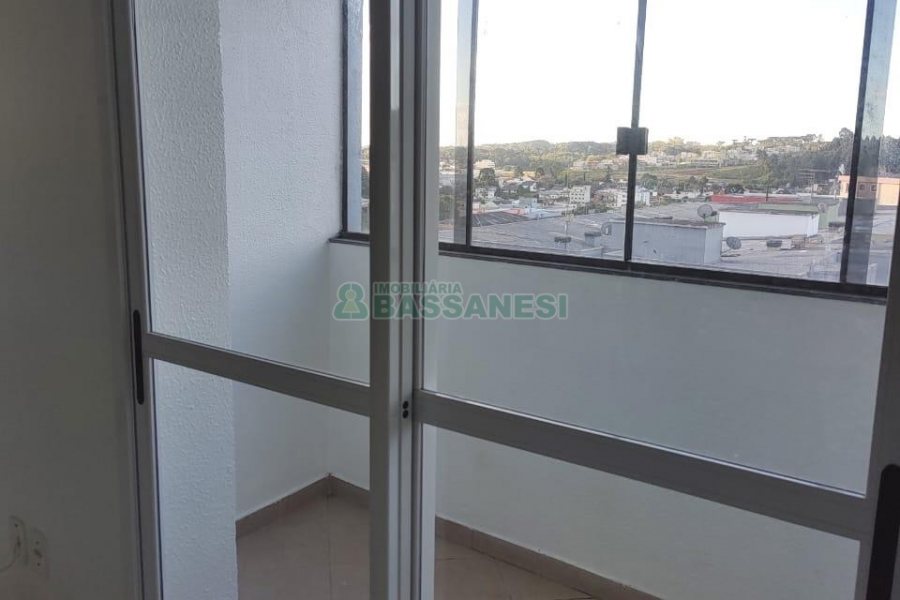 Apartamento com 42m², 1 dormitório, 1 vaga, no bairro Sagrada Família em Caxias do Sul para Alugar