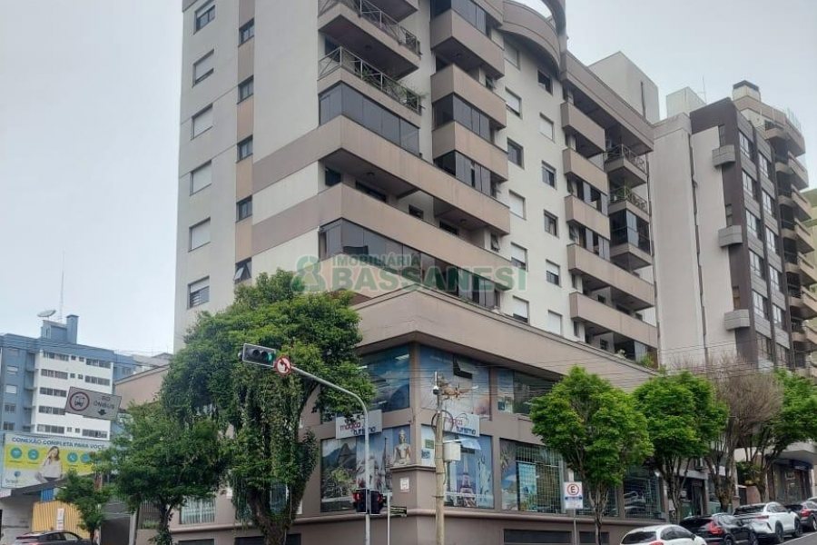 Apto Mobiliado com 46m², 1 dormitório, 1 vaga, no bairro Centro em Caxias do Sul para Alugar