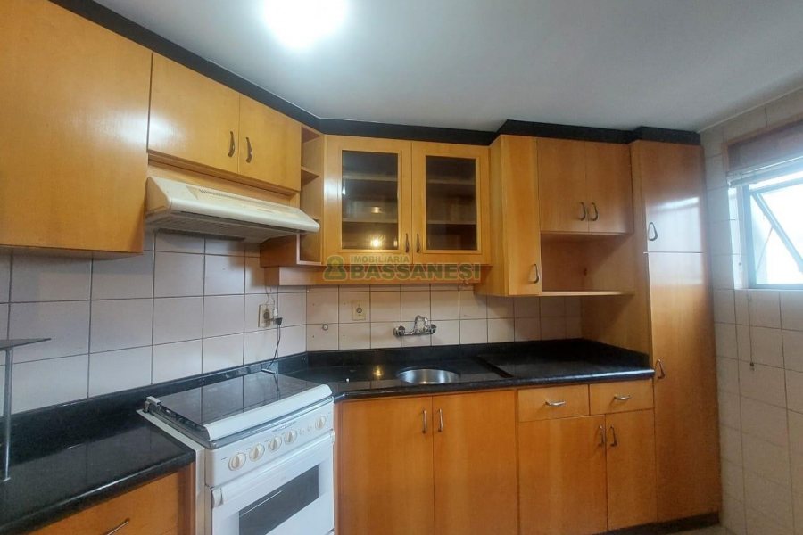 Apto Mobiliado com 46m², 1 dormitório, 1 vaga, no bairro Centro em Caxias do Sul para Alugar
