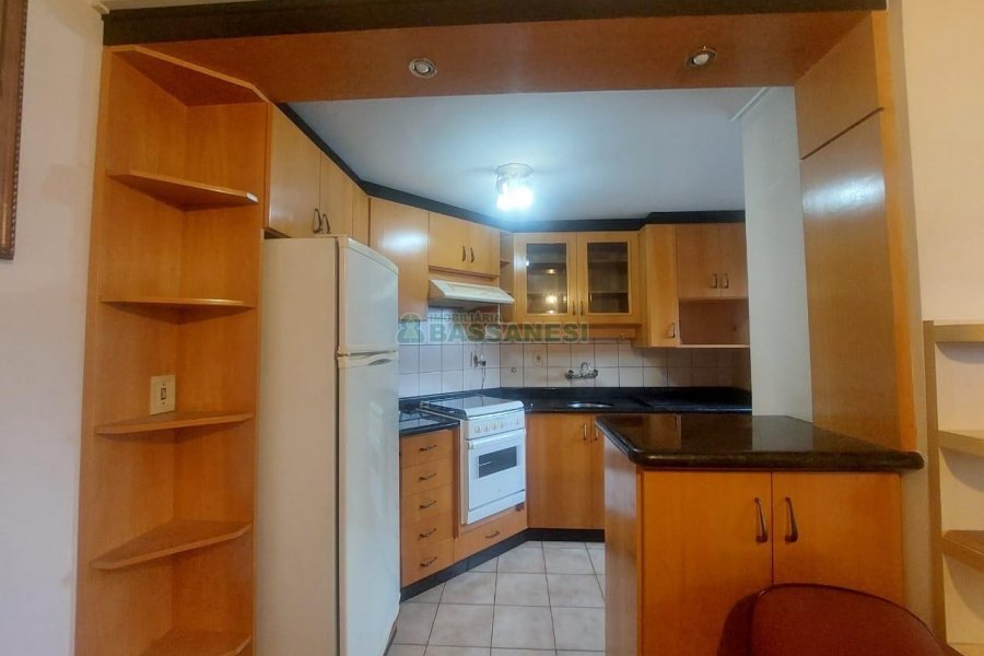 Apto Mobiliado com 46m², 1 dormitório, 1 vaga, no bairro Centro em Caxias do Sul para Alugar