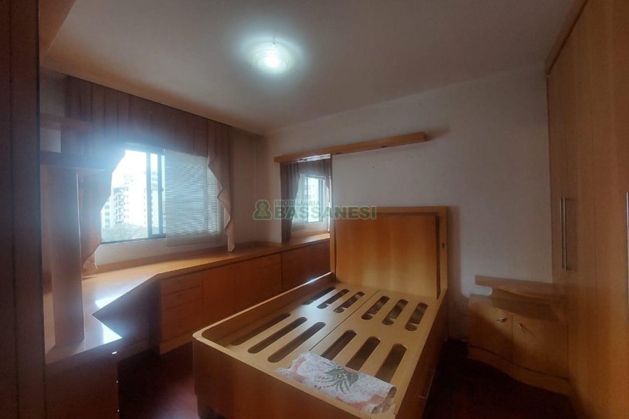 Apto Mobiliado com 46m², 1 dormitório, 1 vaga, no bairro Centro em Caxias do Sul para Alugar