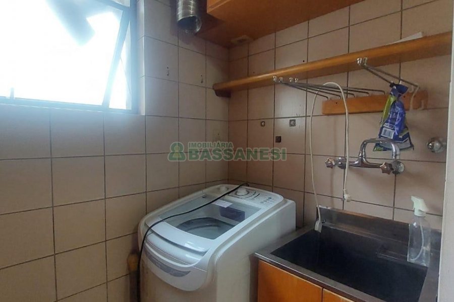 Apto Mobiliado com 46m², 1 dormitório, 1 vaga, no bairro Centro em Caxias do Sul para Alugar
