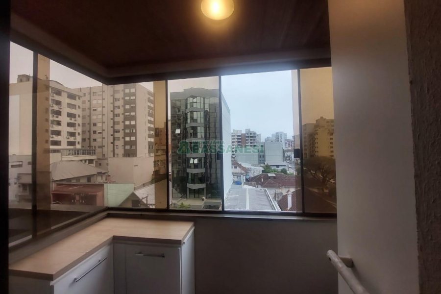 Apto Mobiliado com 46m², 1 dormitório, 1 vaga, no bairro Centro em Caxias do Sul para Alugar