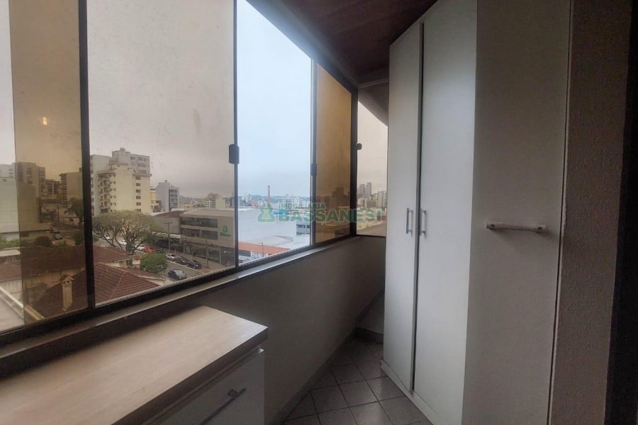 Apto Mobiliado com 46m², 1 dormitório, 1 vaga, no bairro Centro em Caxias do Sul para Alugar