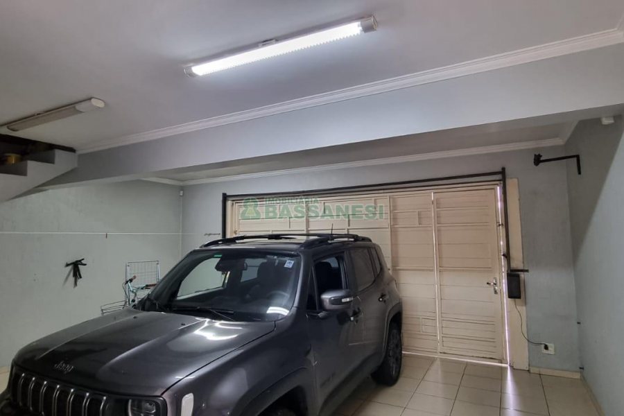 Casa com 200m², 3 dormitórios, 2 vagas, no bairro Santa Catarina em Caxias do Sul para Comprar