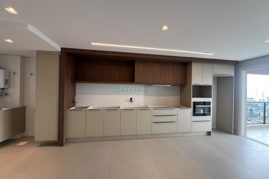 Apto Mobiliado com 129m², 3 dormitórios, no bairro Petrópolis em Caxias do Sul para Alugar