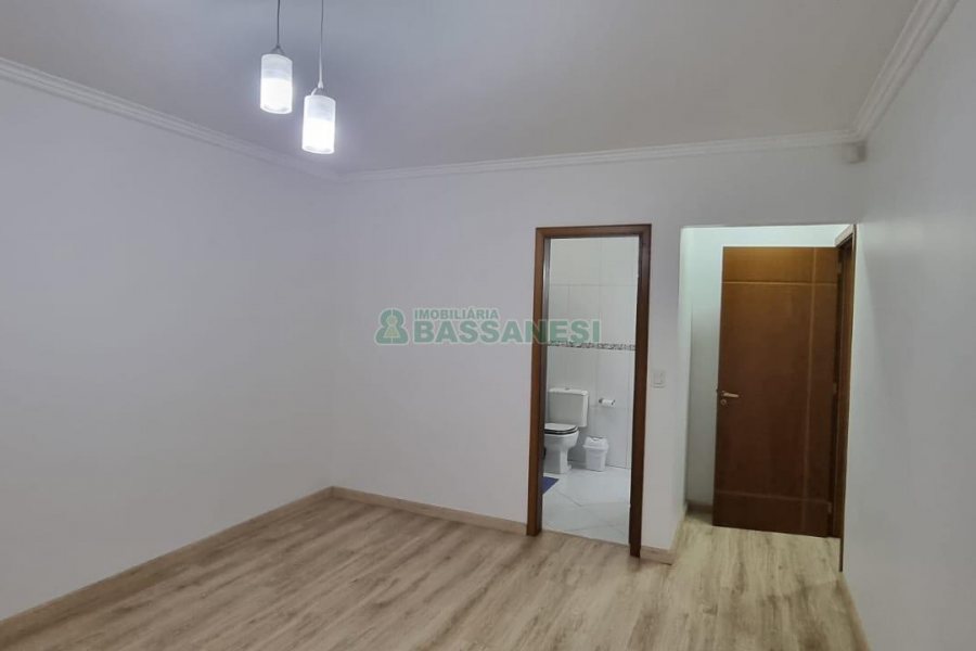 Casa com 131m², 2 dormitórios, 1 vaga, no bairro Vila Verde em Caxias do Sul para Comprar